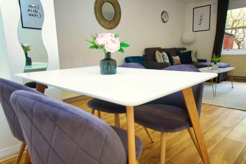 Apartamento Two Bed House Near Kings Cross Londres Exterior foto