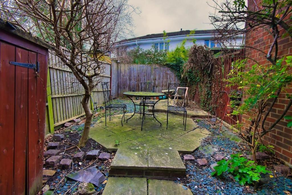 Apartamento Two Bed House Near Kings Cross Londres Exterior foto